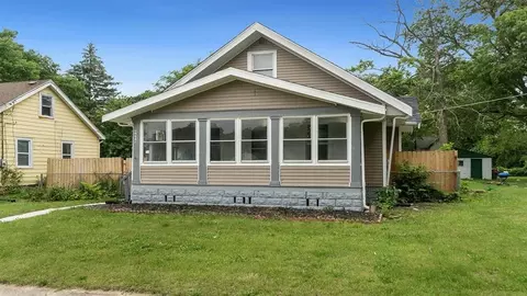 2212 Fremont St, Rockford, IL 61103