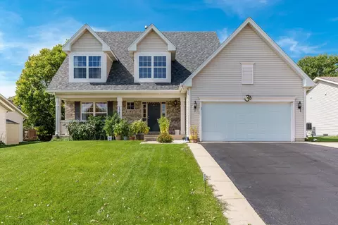 7240 Pleasant View Dr, Machesney Park, IL 61115