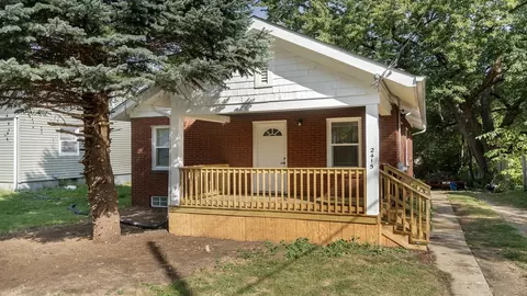 2415 School St, Rockford, IL 61101