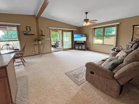 4-15 Grandview Dr, Lanark, IL 61046 photo 4