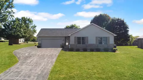 4-15 Grandview Dr, Lanark, IL 61046 photo 2