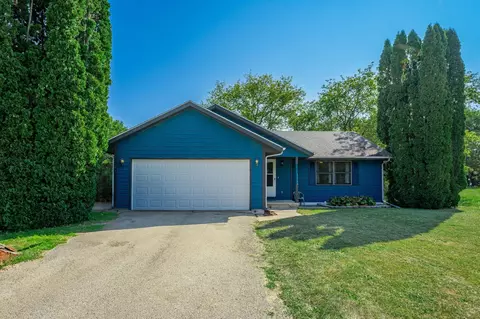 143 Liverpool Dr, Poplar Grove, IL 61065