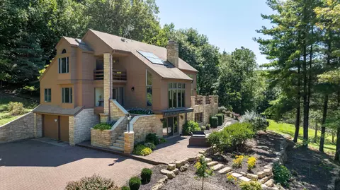 453 Territory Dr, Galena, IL 61036