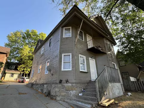 1708 Charles St, Rockford, IL 61104
