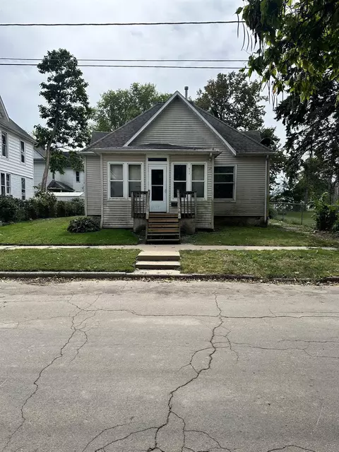 617 E Pleasant, Freeport, IL 61032