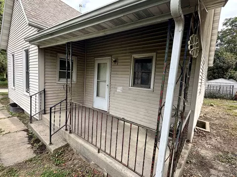 617 E Pleasant, Freeport, IL 61032 photo 4