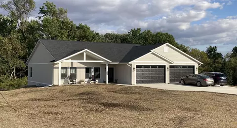 24-130 Rustlers Ct, Lanark, IL 61046