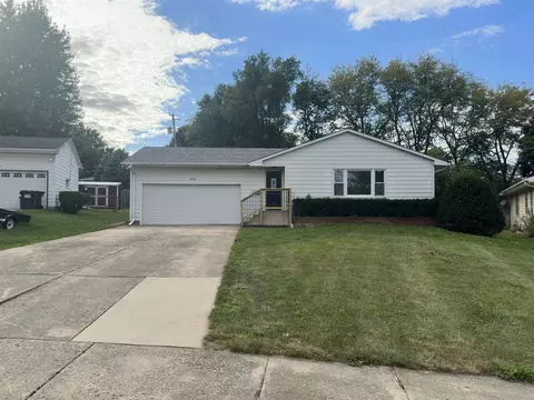 1312 Empire Ct, Freeport, IL 61032