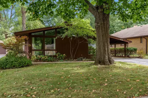 1615 Stratford Ave, Rockford, IL 61107