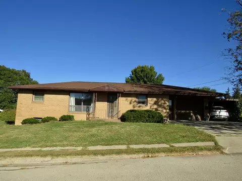 105 Kelly Ln, Galena, IL 61036
