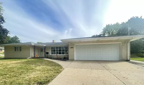 3817 Larson Ave, Rockford, IL 61108