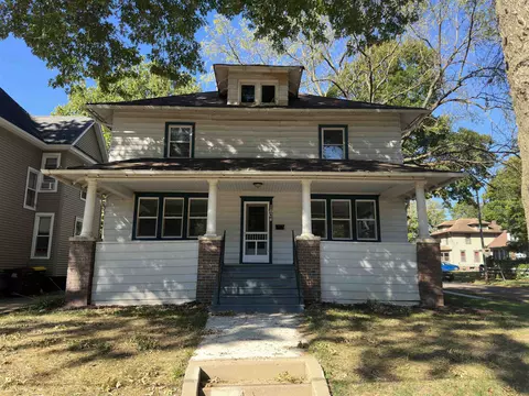 1604 S Carroll, Freeport, IL 61032
