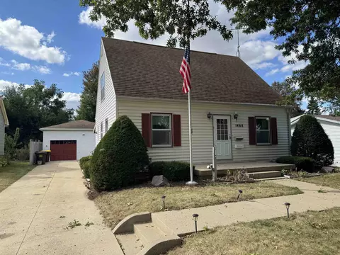 1468 S Burchard Ave, Freeport, IL 61032