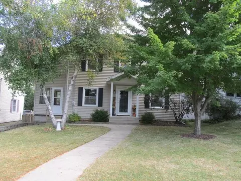 1209 S Seeley Ave, Freeport, IL 61032