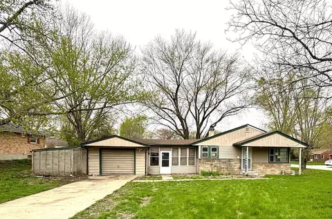 1827 Will James Rd, Rockford, IL 61109
