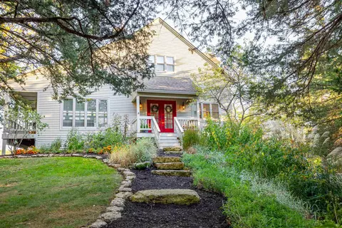 19 Rapids Dr, Galena, IL 61036