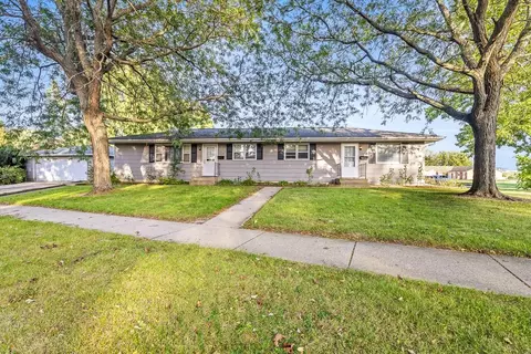 1638 Cedardale Dr, Belvidere, IL 61008