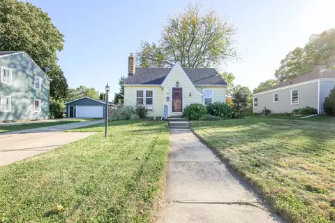 209 Sunset Ln, Mount Morris, IL 61054