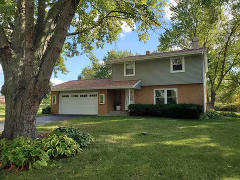 6740 Alvina Rd, Rockford, IL 61101