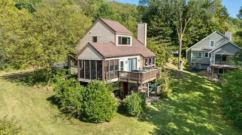 1 Greenview Ln, Galena, IL 61036