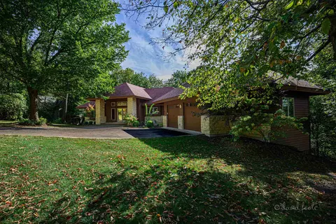12 Haven Ln, Galena, IL 61036
