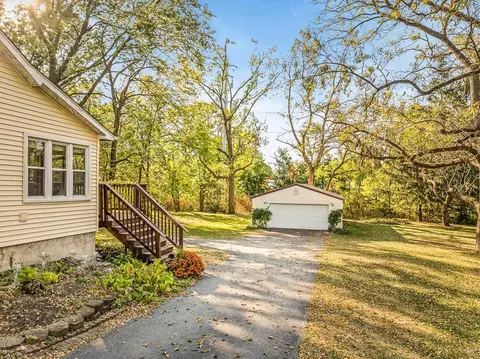 305 E Bluff St, Winnebago, IL 61088 photo 40