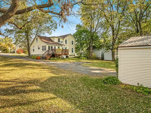305 E Bluff St, Winnebago, IL 61088 photo 42