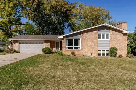 4868 Crofton Dr, Rockford, IL 61114
