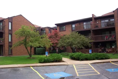 2929 Sunnyside Dr #303A, Rockford, IL 61114