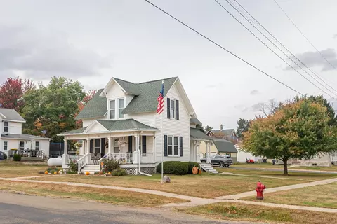 301 Mason Ave, Scales Mound, IL 61075