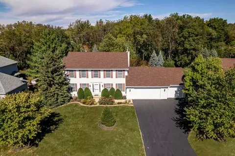 206 Boeing Trl, Poplar Grove, IL 61065