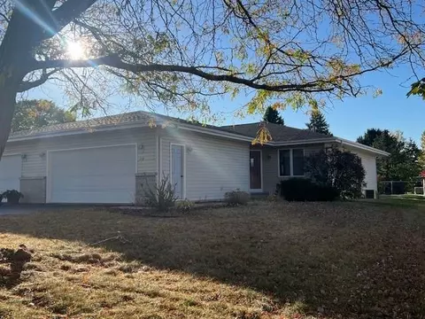 718 Kelsey Ct, Rockton, IL 61072