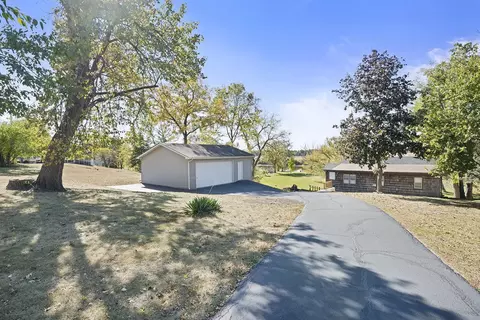 10128 Sunset Dr, Roscoe, IL 61073 photo 2