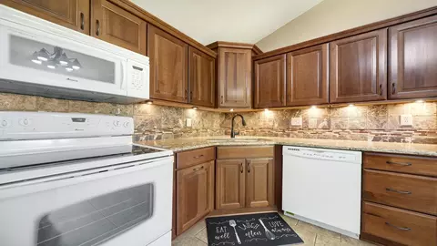 10128 Sunset Dr, Roscoe, IL 61073 photo 16