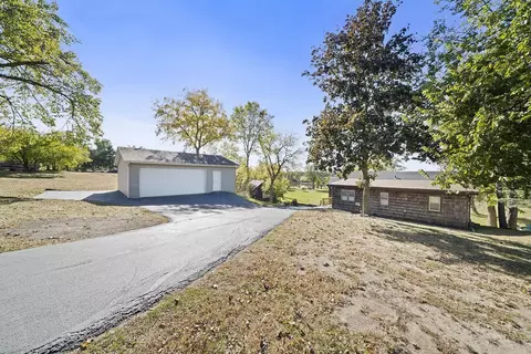 10128 Sunset Dr, Roscoe, IL 61073 photo 4