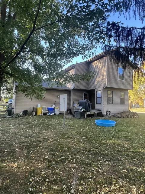 Exterior - 402 E South St, Durand, IL 61024 photo 3 of 5
