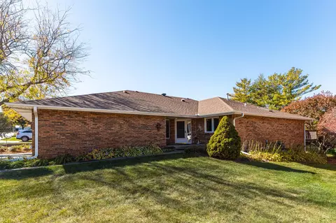 3518 Grandview Dr, Rockford, IL 61114