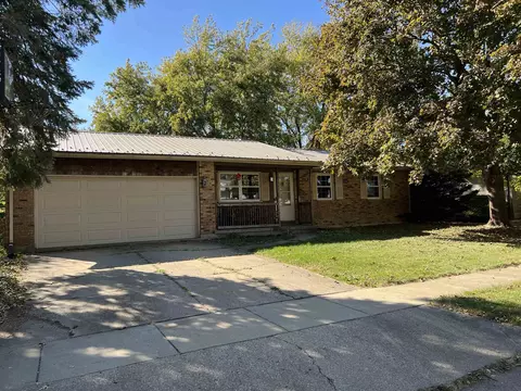 322 Northknoll Dr, Rochelle, IL 61068