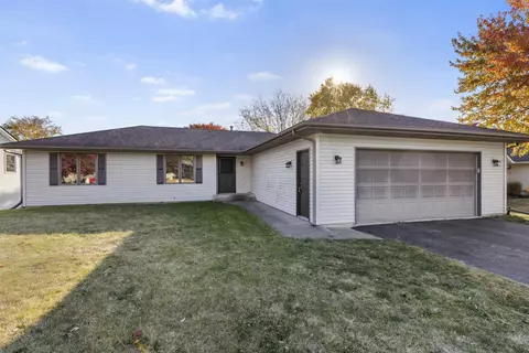 4341 Kingsbury Dr, Loves Park, IL 61111