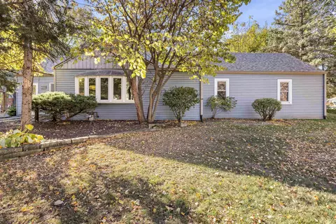 1611 Minahan Dr, Machesney Park, IL 61115