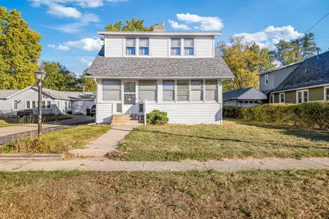 338 Sycamore Ln, Machesney Park, IL 61115