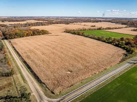 000 Farm School Rd, Durand, IL 61024