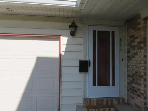 833 Cheshire, Freeport, IL 61032