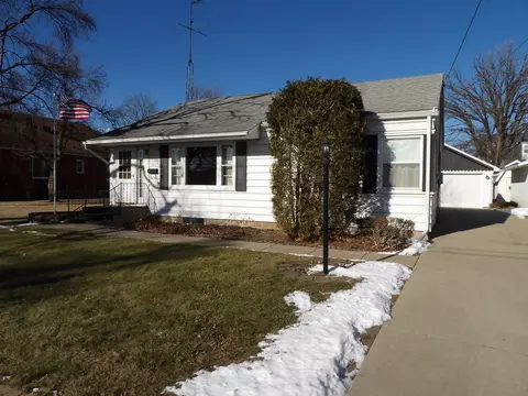 1126 W Harrison, Freeport, IL 61032