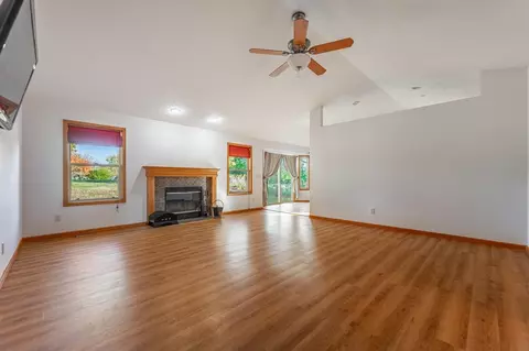 802 Gainsboro Rd, Lake Summerset, IL 61019 photo 3
