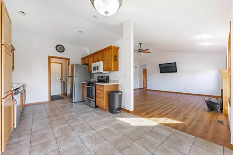 802 Gainsboro Rd, Lake Summerset, IL 61019 photo 9
