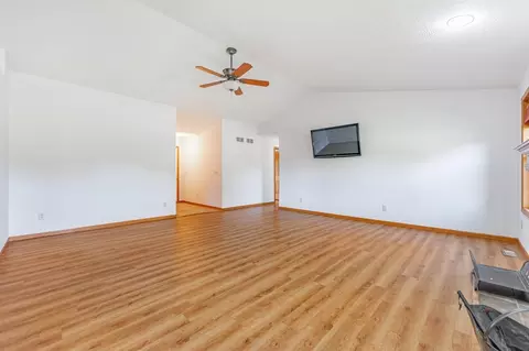 802 Gainsboro Rd, Lake Summerset, IL 61019 photo 4