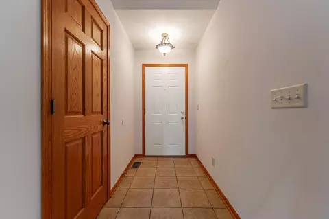 802 Gainsboro Rd, Lake Summerset, IL 61019 photo 2