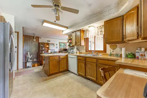 2379 Southgate Dr, Lake Summerset, IL 61019 photo 12
