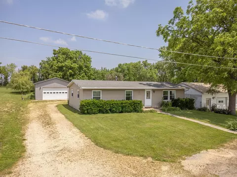 25115 Locust Rd, Lanark, IL 61046